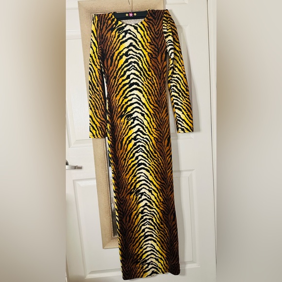 Fashion nova sexy exotic dress. Size small. - Picture 3 of 3